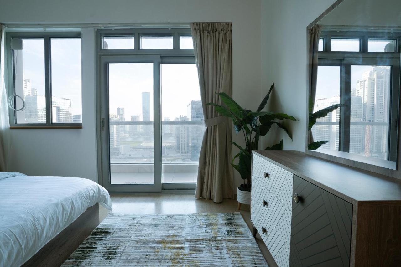 3 Bedroom W Terrace Facing Burj Khalifa. * Dubai
