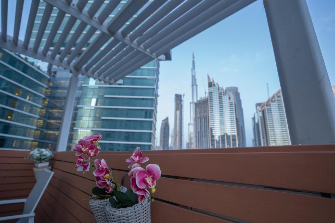 3 Bedroom W Terrace Facing Burj Khalifa. Apartment