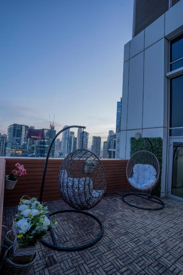 3 Bedroom W Terrace Facing Burj Khalifa. Apartment