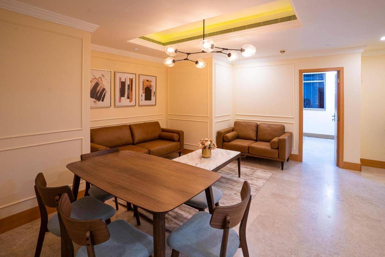 3 Bedroom W Terrace Facing Burj Khalifa. Apartment