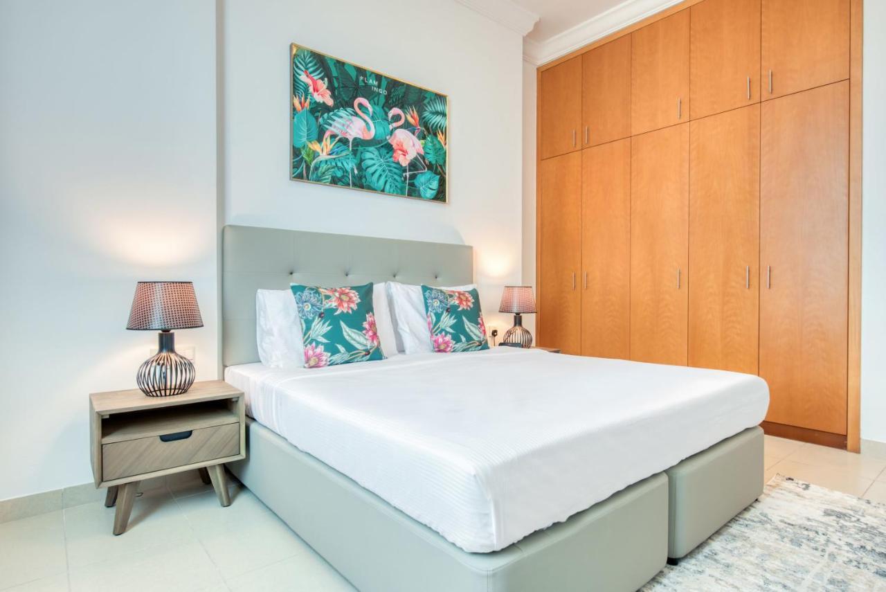 Exquisite Dubai's Urban Living In The Centre Apartment Dubai