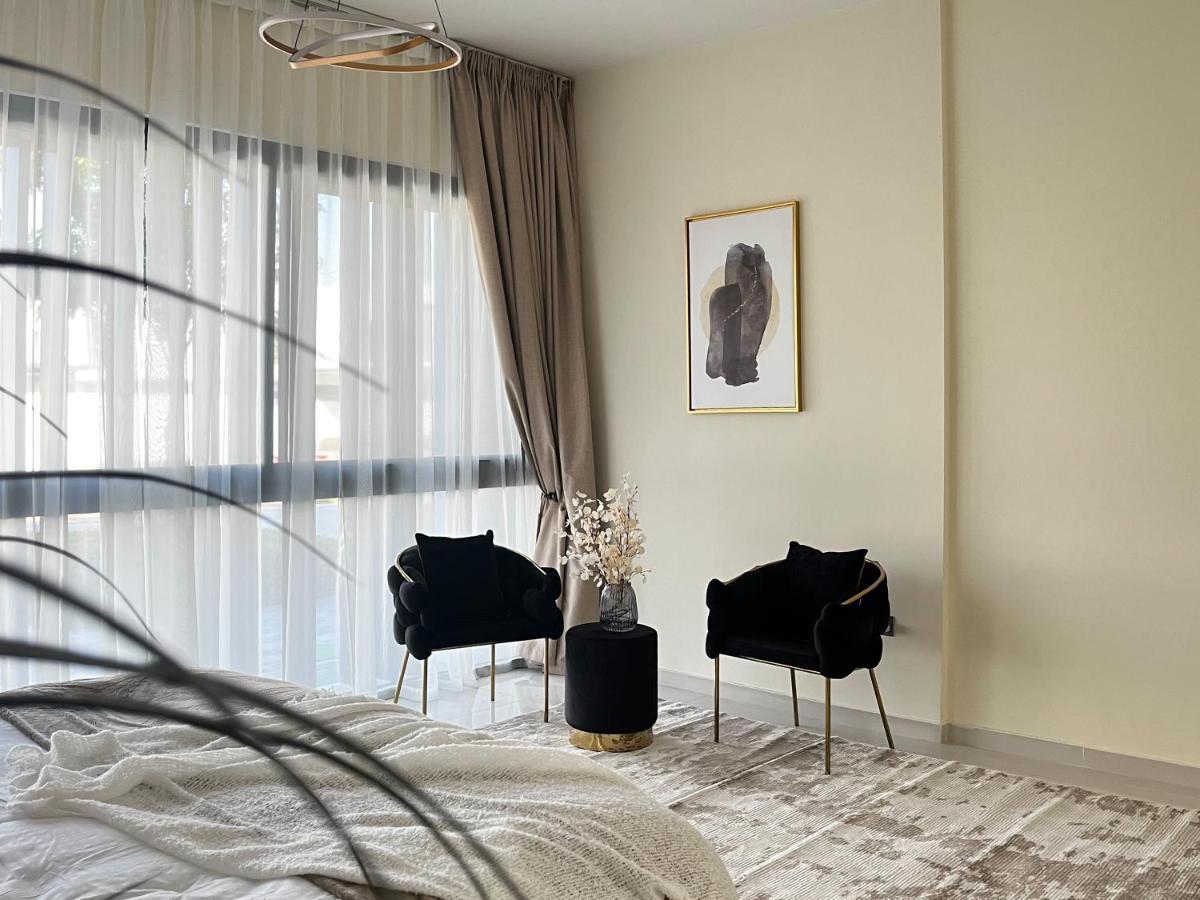 Luxury 6 Bedroom With Private Office & Bbq Area, Unbeatable Amenities Villa Dubai