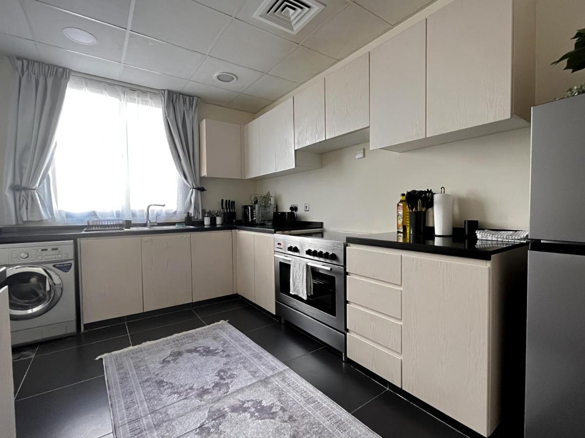 Luxury 6 Bedroom With Private Office & Bbq Area, Unbeatable Amenities Villa Dubai