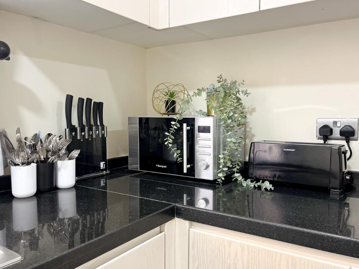 Luxury 6 Bedroom With Private Office & Bbq Area, Unbeatable Amenities Villa