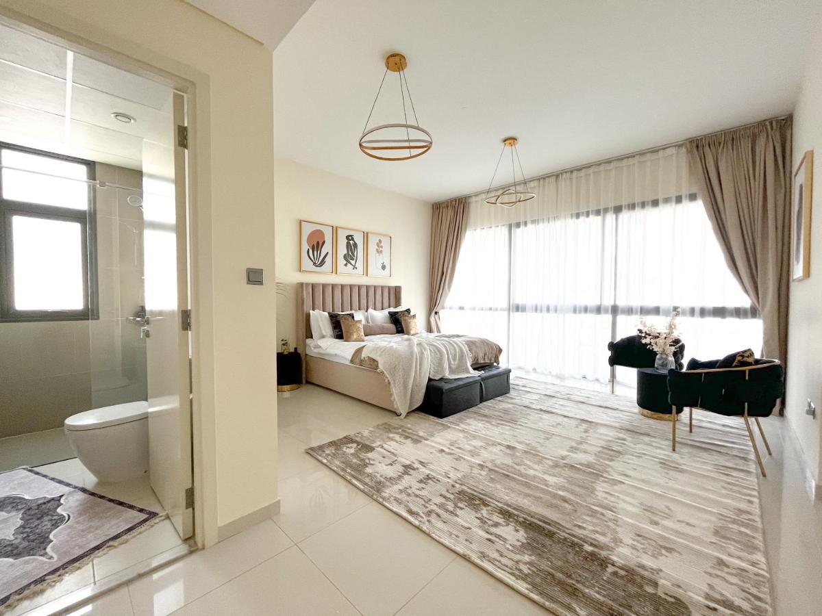 Luxury 6 Bedroom With Private Office & Bbq Area, Unbeatable Amenities Dubai