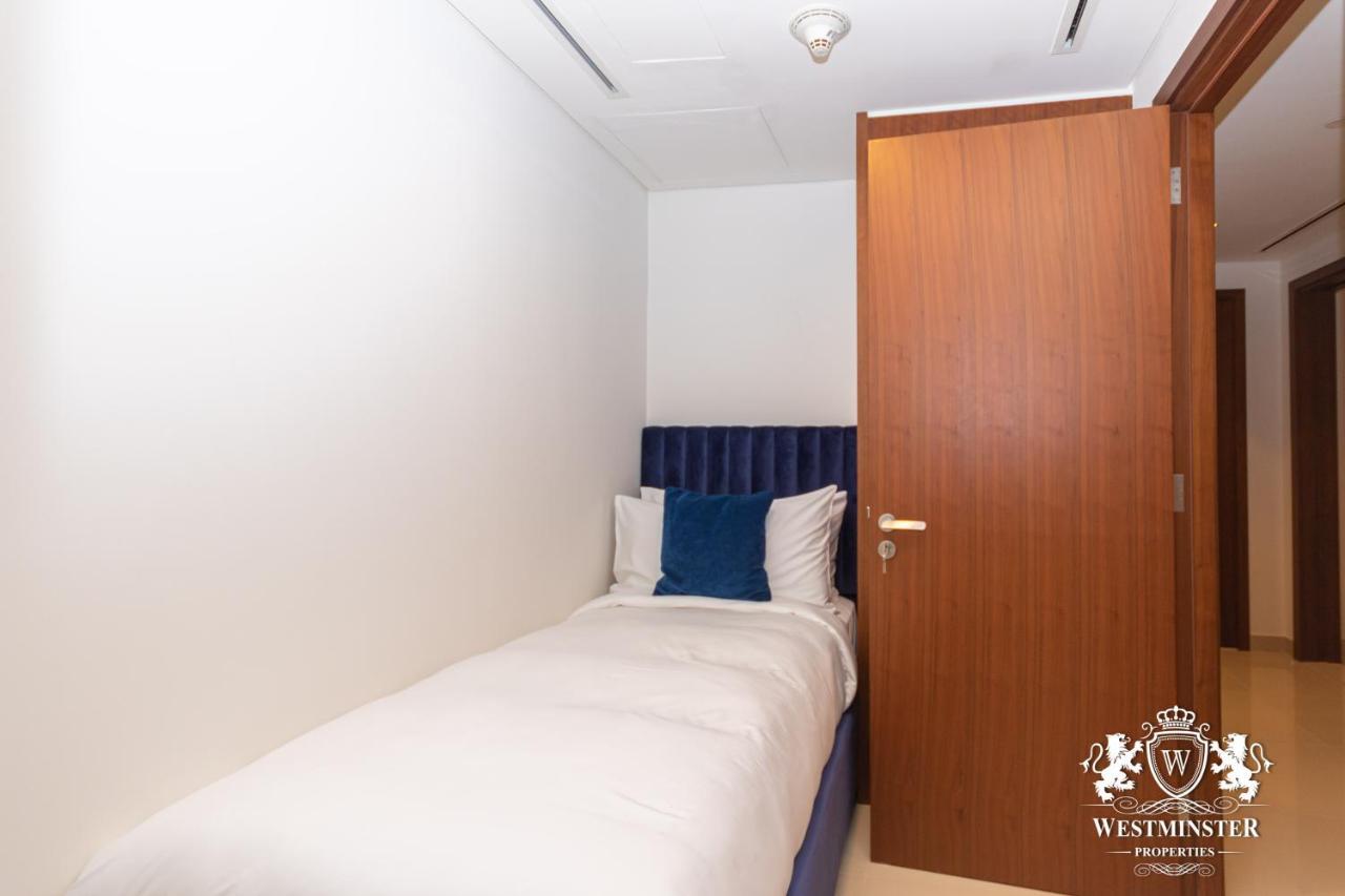 Westminster Boulevard Point Apartment *