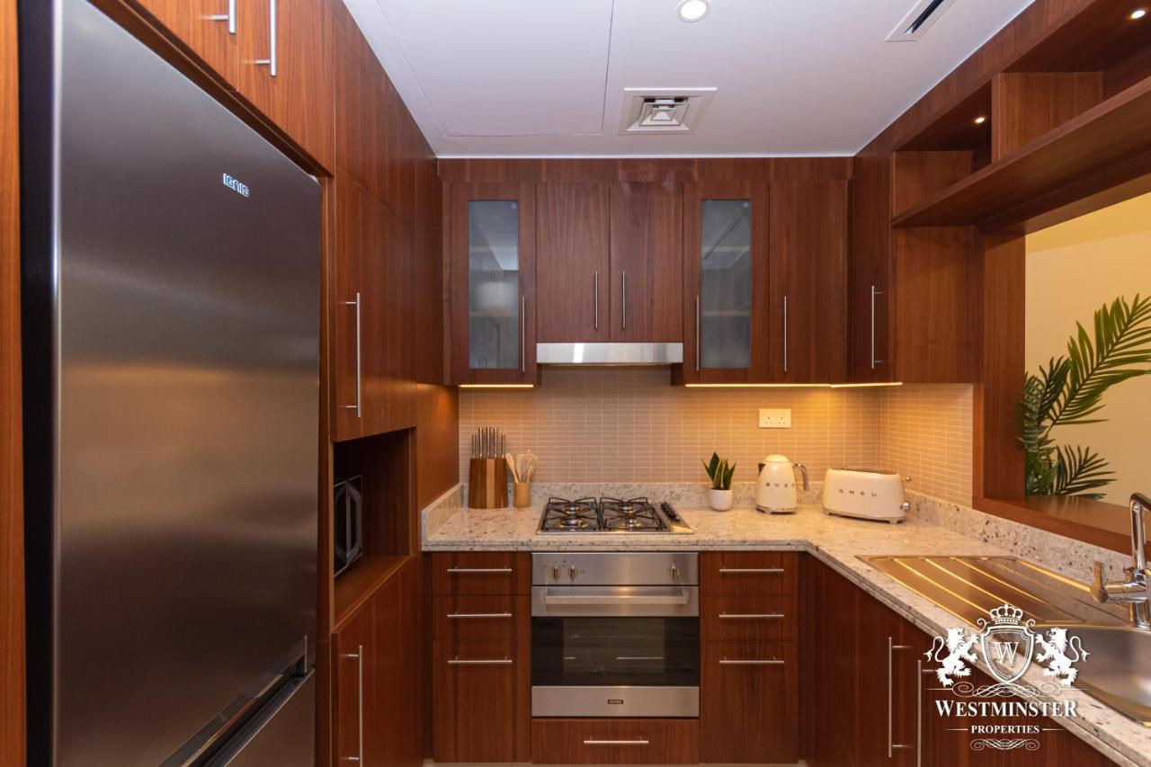 Westminster Boulevard Point Apartment