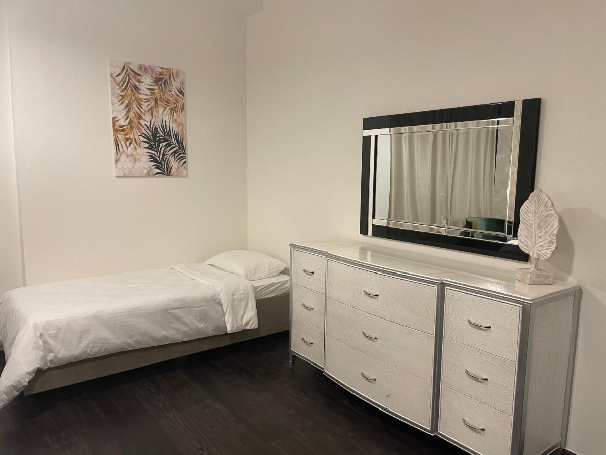 Usmans 1 Bedroom 4 Beds Jbr Huge Sea View 120 Sqm 2 Balconies Apartment