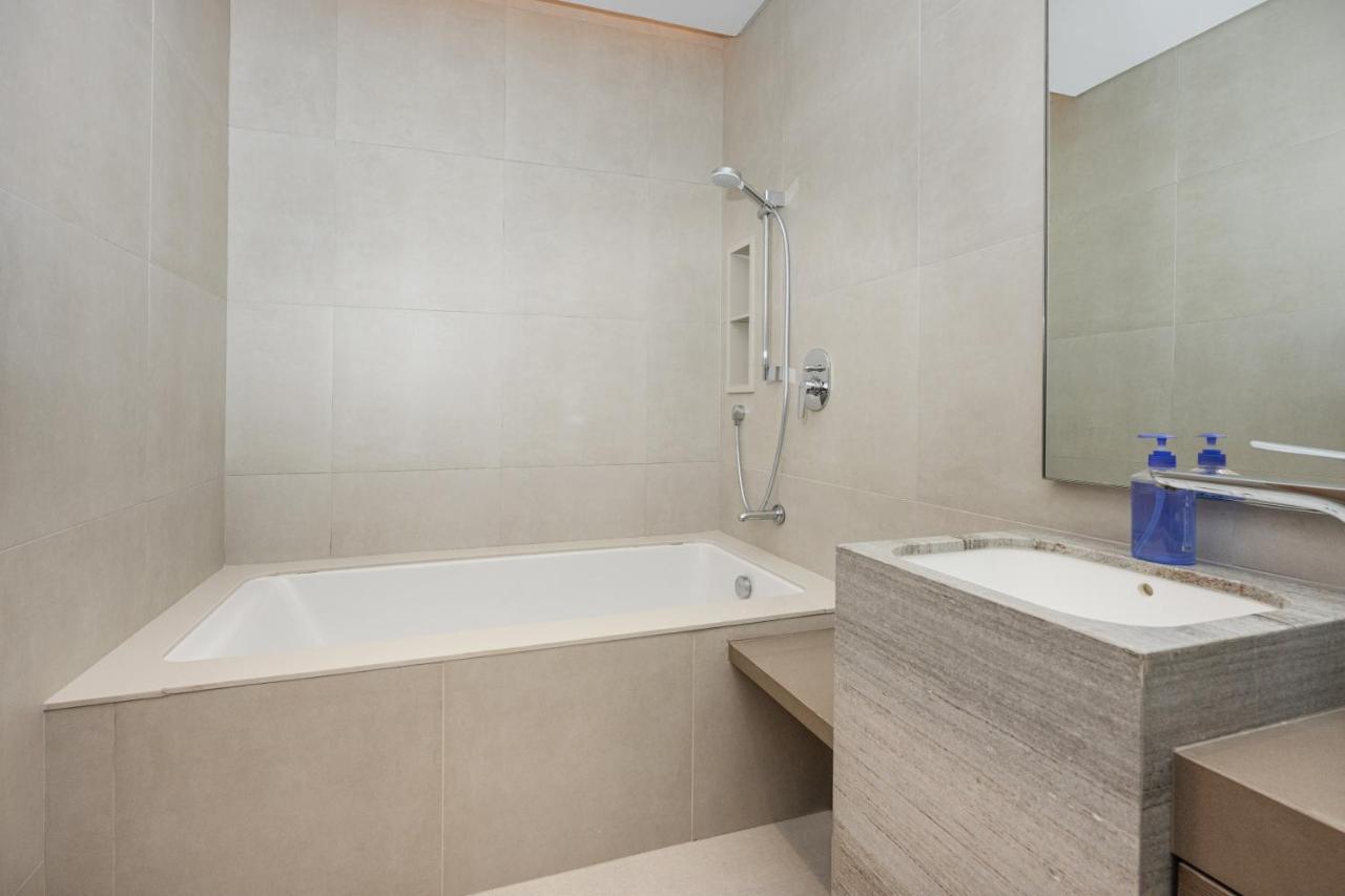 Stunning 2bhk Address Beach Apartment *