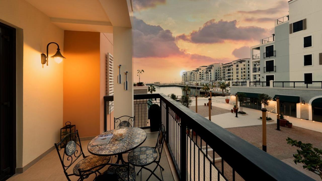 Apartment Ultimate - 4 Beds - La Mer - Sunset Marina View *
