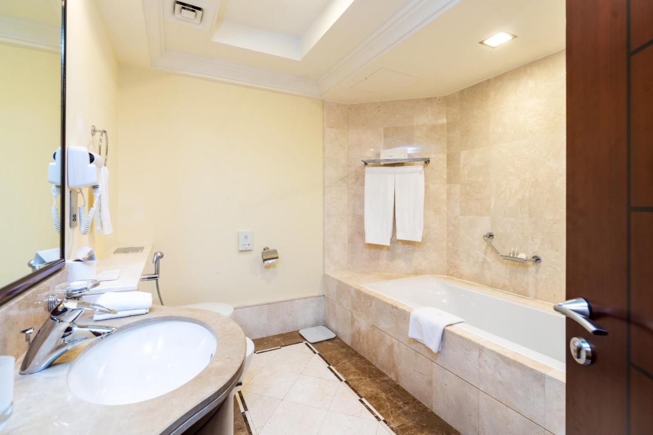 Apartment Royal Club By Rvhr, Grandeur Crescent Palm Jumeirah Dubai