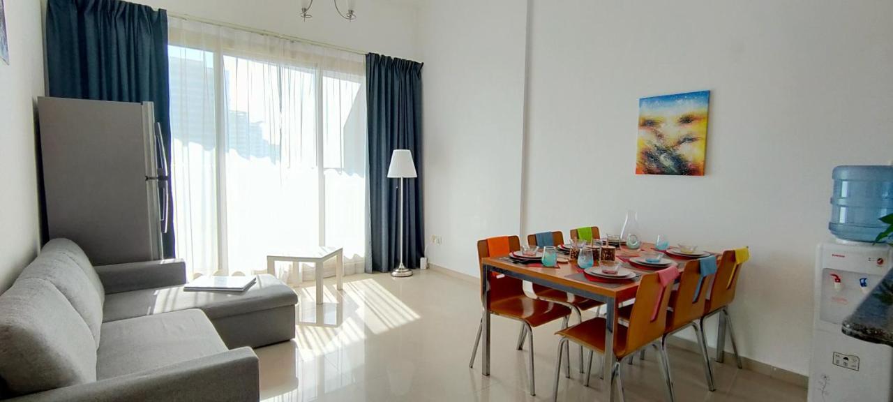 Cozy 1 Bedroom For A Large Family Minimum 5 Night * Dubai