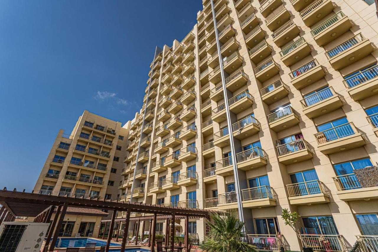 Higuests - Luxurious 1br With Balcony In Jvc Apartment