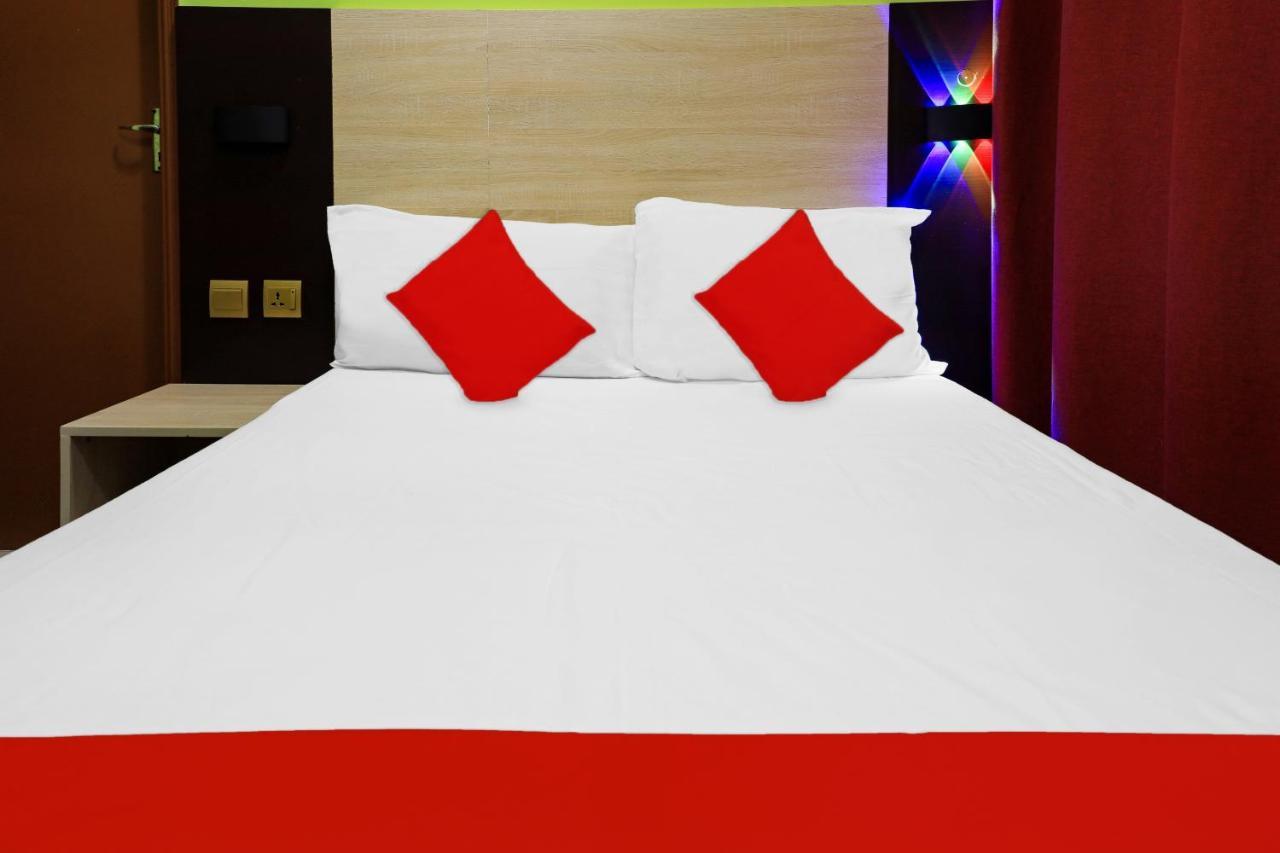 Oyo 795 Al Karawan 3* Dubai