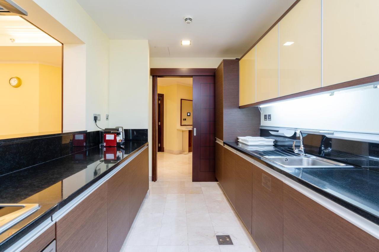 Royal Club By Rvhr, Grandeur Crescent Palm Jumeirah Apartment