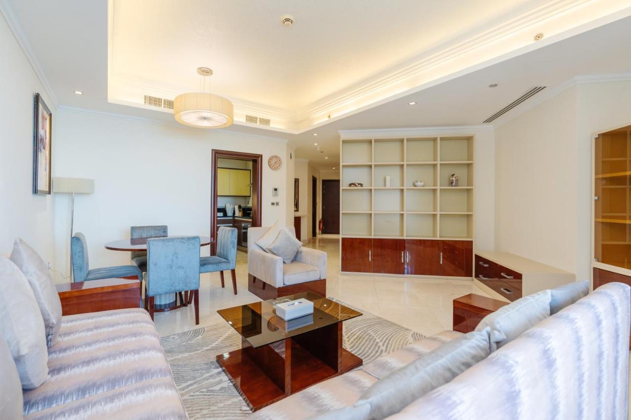 Royal Club By Rvhr, Grandeur Crescent Palm Jumeirah Apartment Dubai