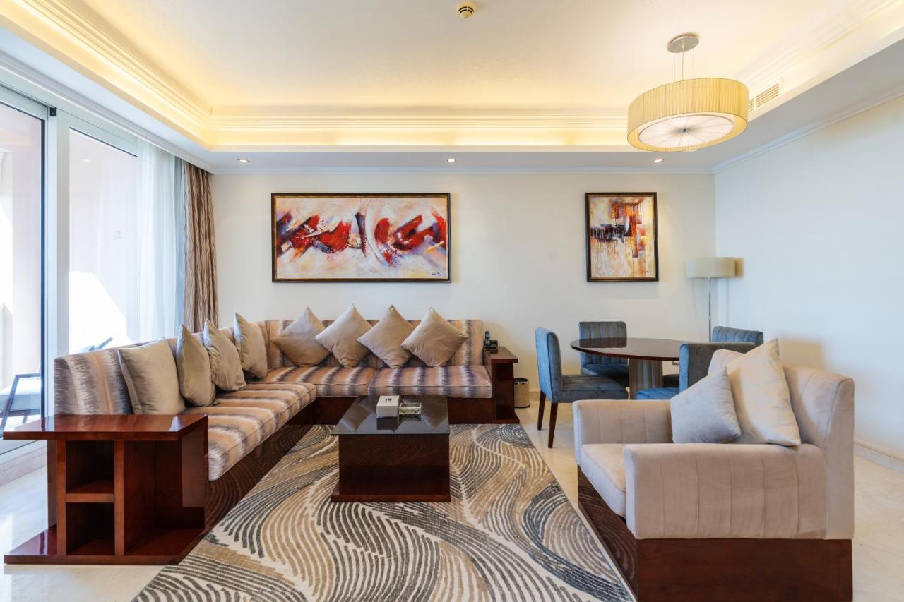 Royal Club By Rvhr, Grandeur Crescent Palm Jumeirah Apartment *