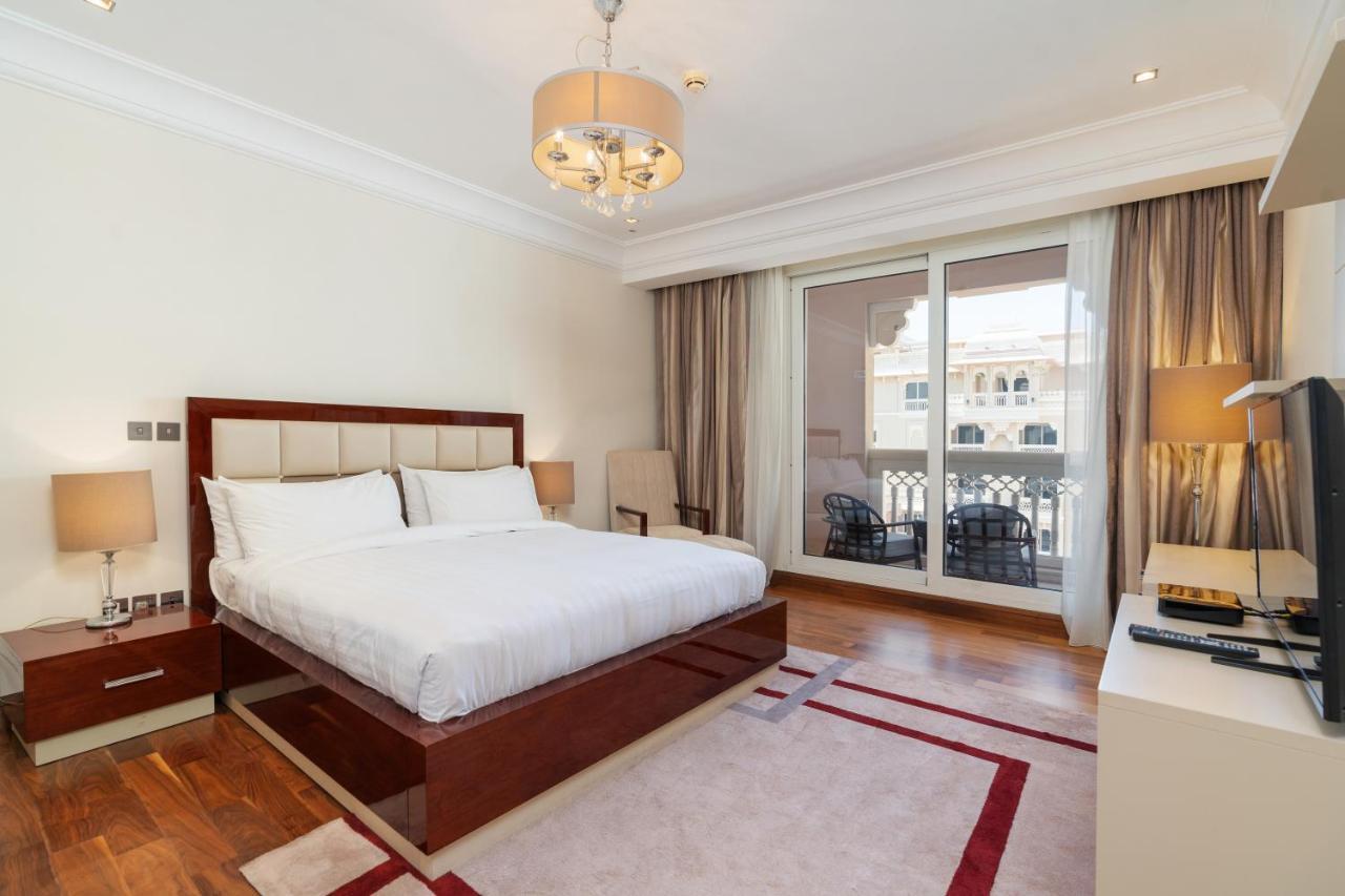 Royal Club By Rvhr, Grandeur Crescent Palm Jumeirah Apartment *