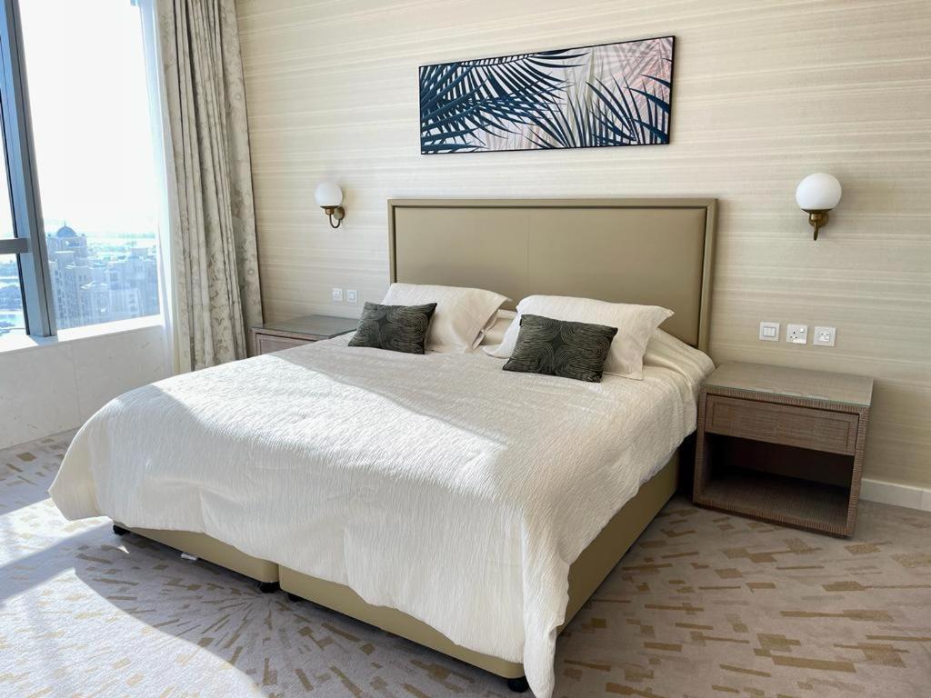 Hvr The Palm Apartment