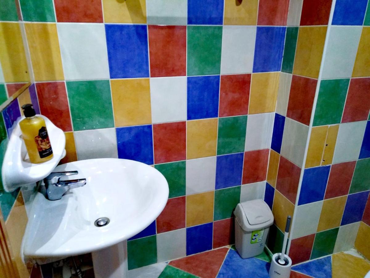 Bright Sunshine Shared Bed & Breakfast Dubai