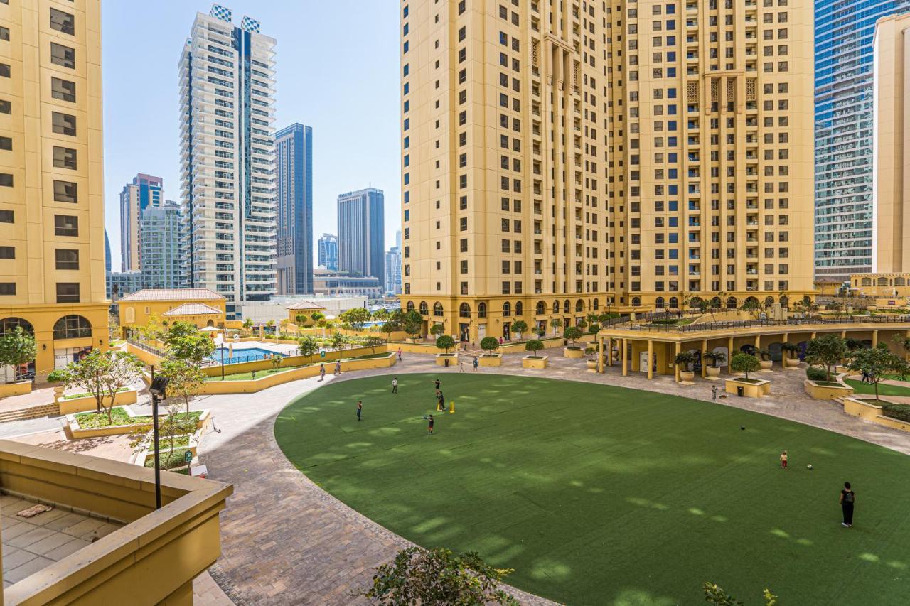 Apartment Higuests - Stylish In Jbr Steps From The