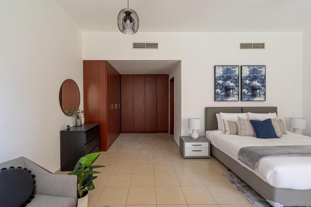 Apartment Higuests - Stylish In Jbr Steps From The *