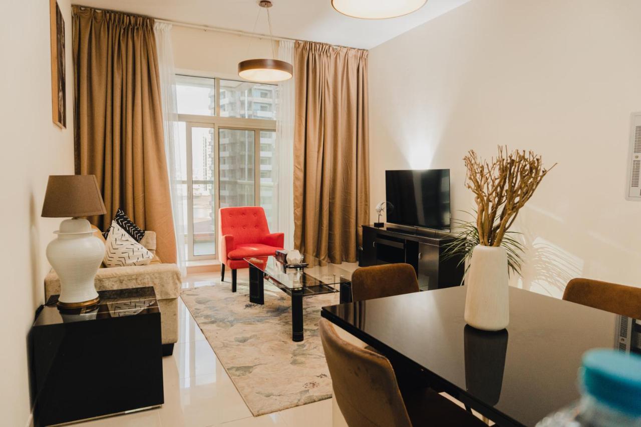 Al Ashrafia Holiday Homes- The Medalist Sport Apartment