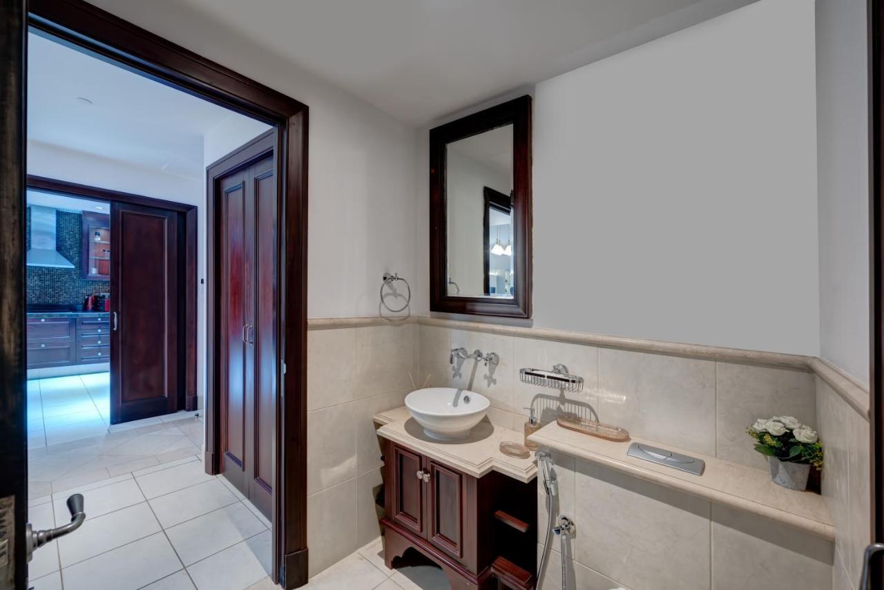 Durrani Homes - Supreme 2br With Burj Khalifa Panorama Besides Mall Dubai
