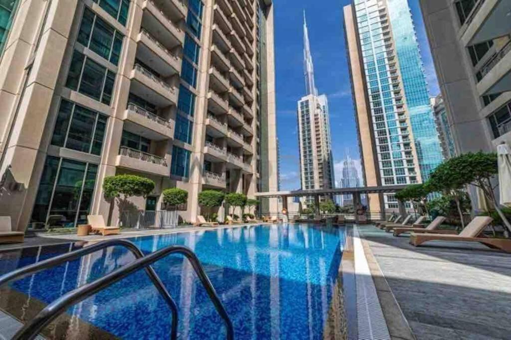 At Heart Of Downtown Next To Burj Khalifa Apartment Dubai
