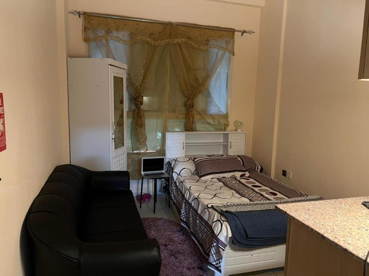 Creeck Realty Deluxe Hostel