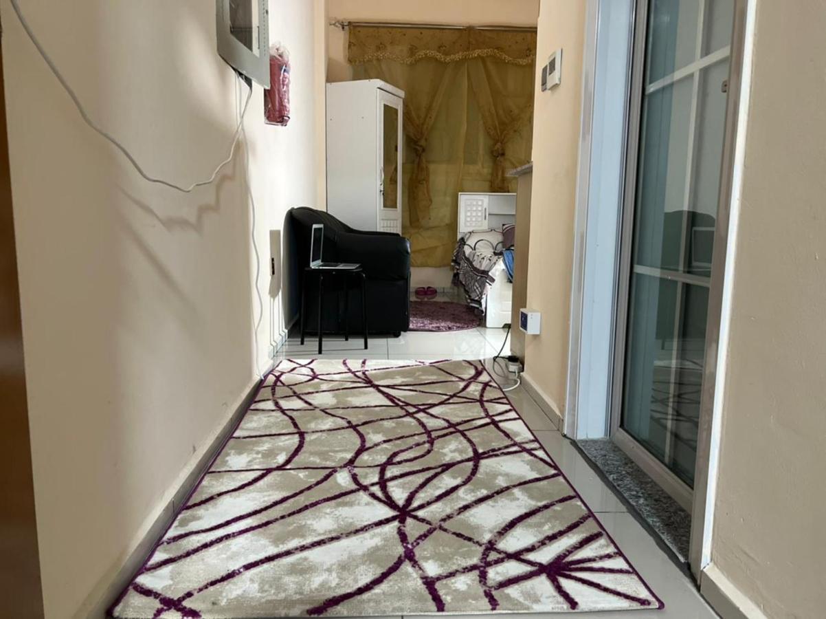 Creeck Realty Deluxe Hostel *