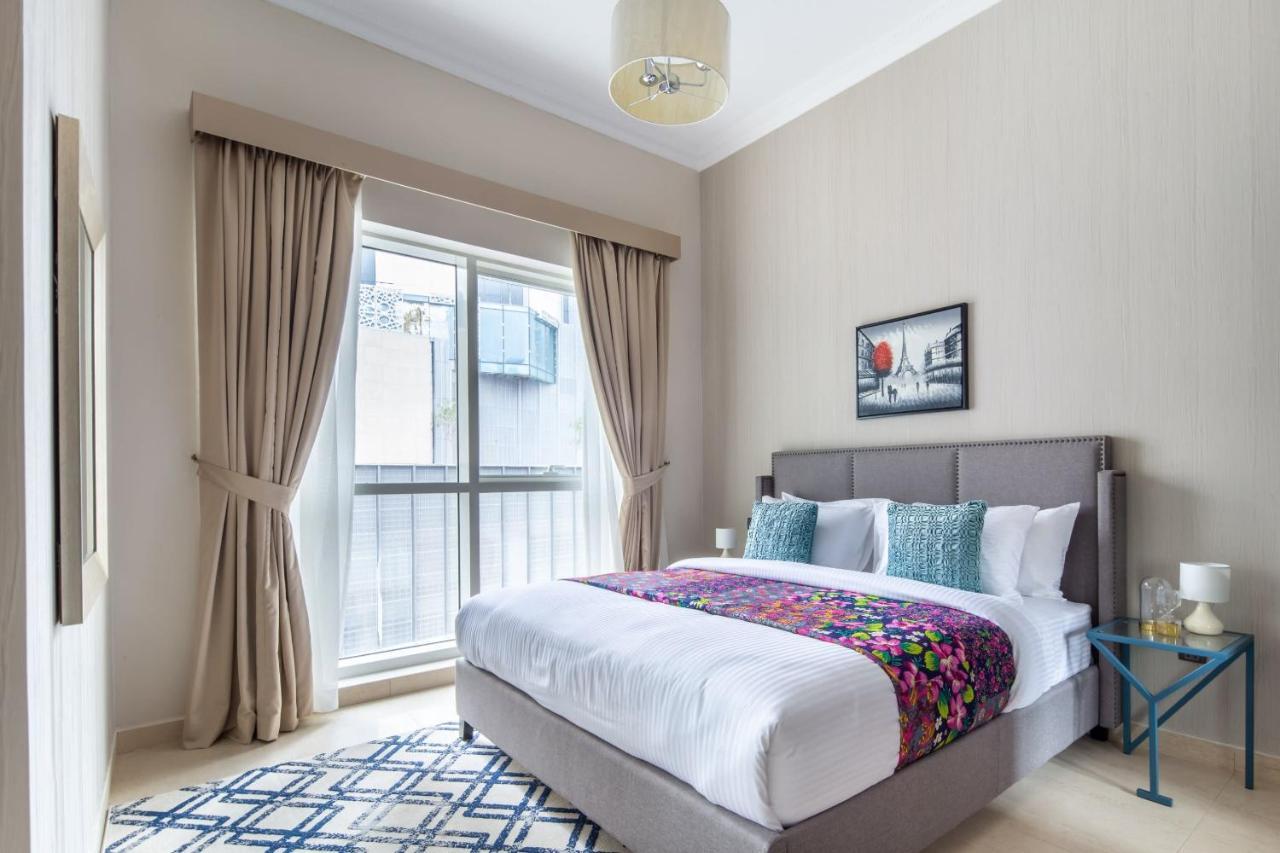 Frank Porter - Mon Reve Apartment Dubai