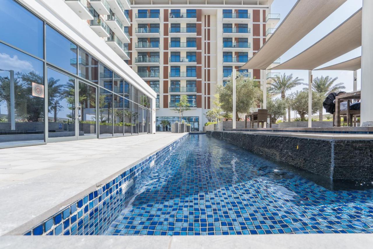Luxurious Fully Furnished 5 Stars Facilities In South * Dubai