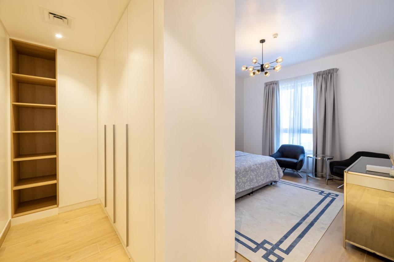 Upgraded 2 Beds In Jumeirah 1 La Cote B3 *