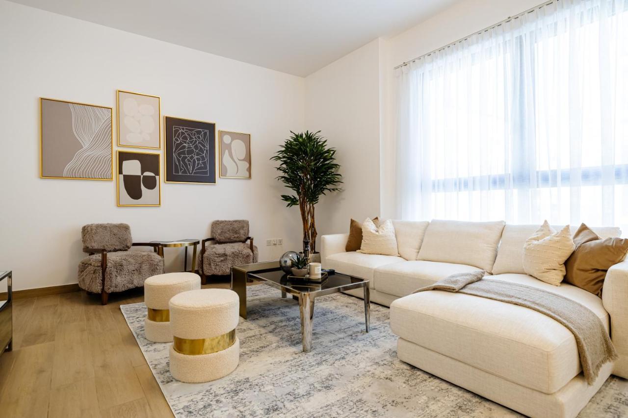 Upgraded 2 Beds In Jumeirah 1 La Cote B3 Apartment