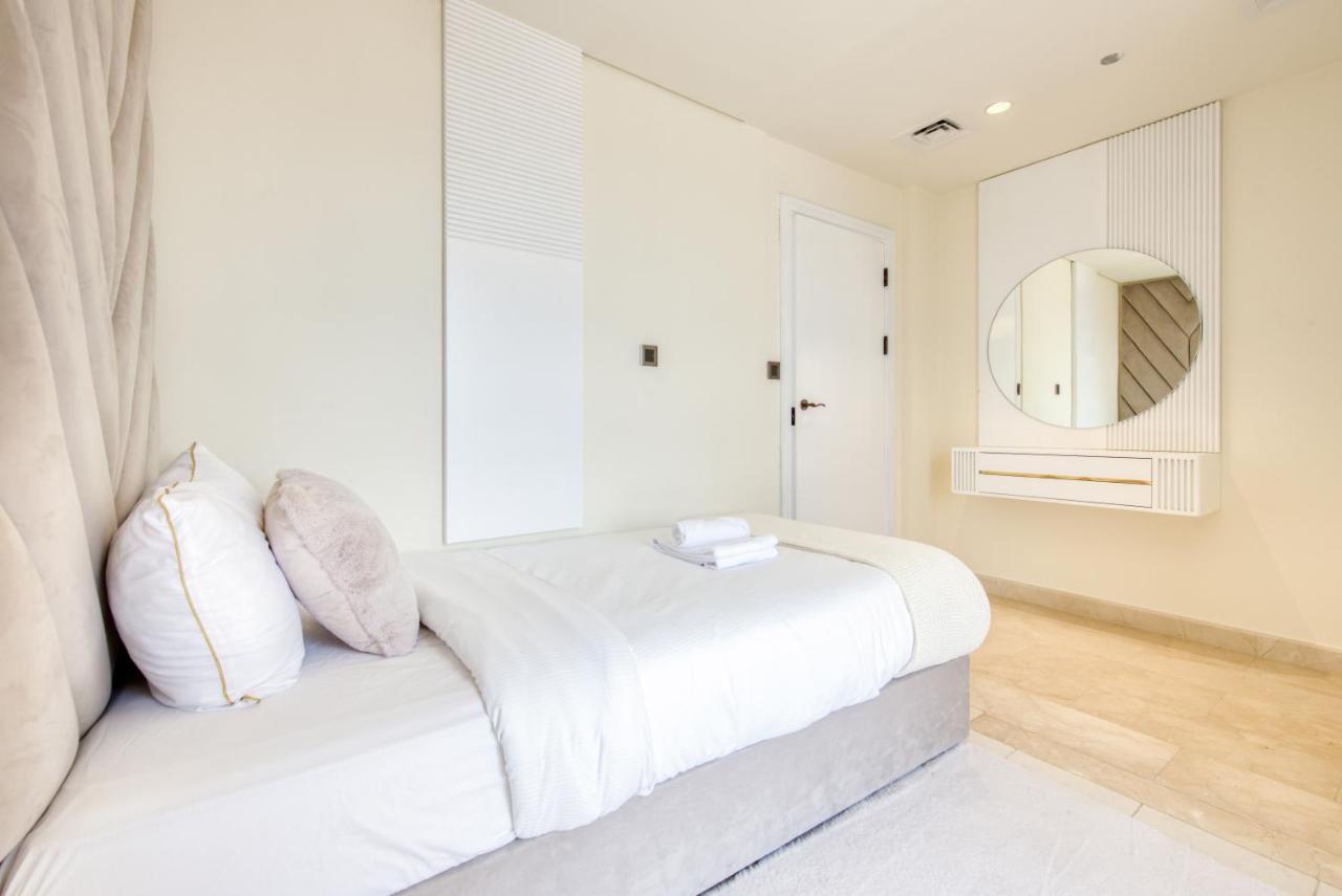 Maison Privee - Luxury Palm Penthouse With Beach & Sea View Apartment *