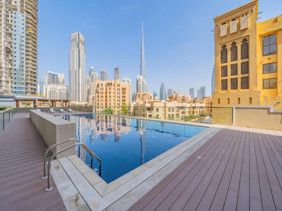 Charming Tropical Minutes To Mall Apartment Dubai