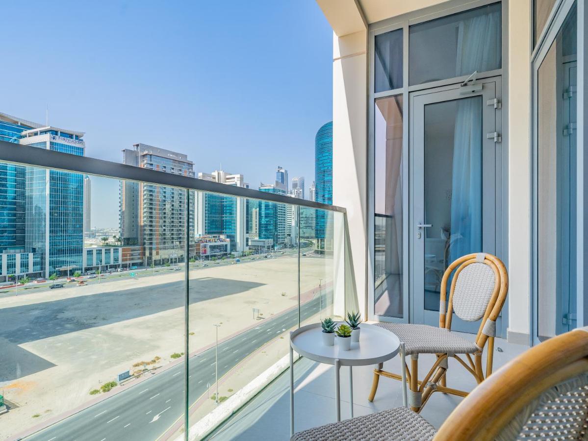 Charming Tropical Minutes To Mall Apartment