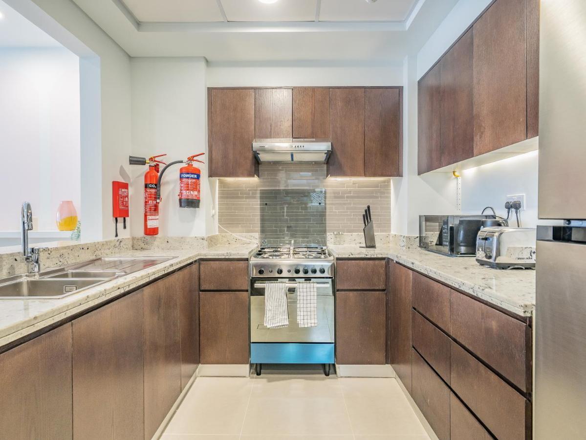 Apartment Charming Tropical Minutes To Mall