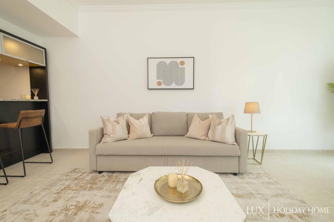 Lux The Yacht View Marina Apartment *