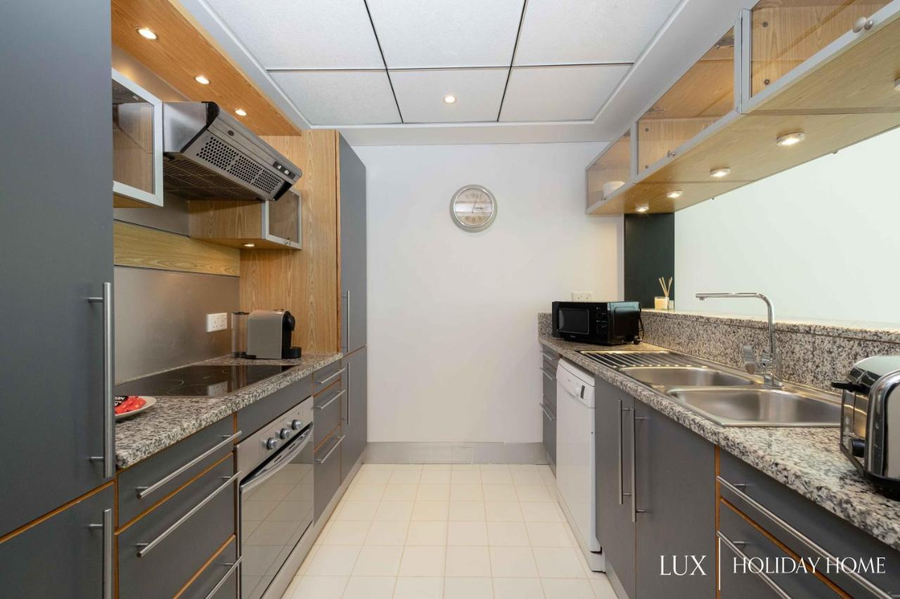 Lux The Yacht View Marina Apartment *