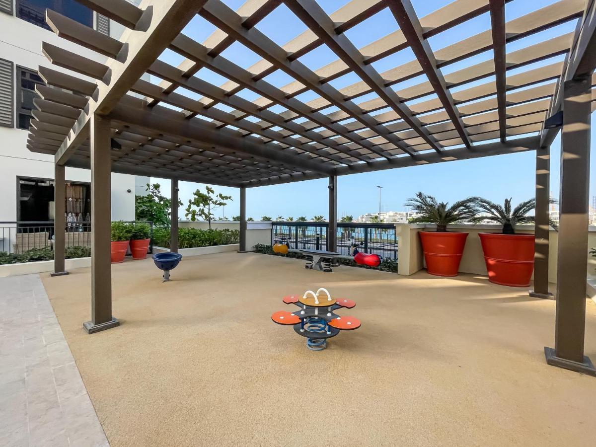 Apartment Upgraded 2 Beds In Jumeirah 1 La Cote B3