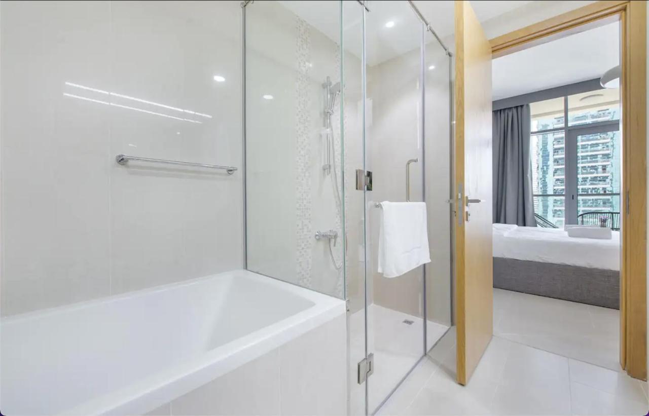 King Downtown Burj Khalifa Prime Location Apartment *