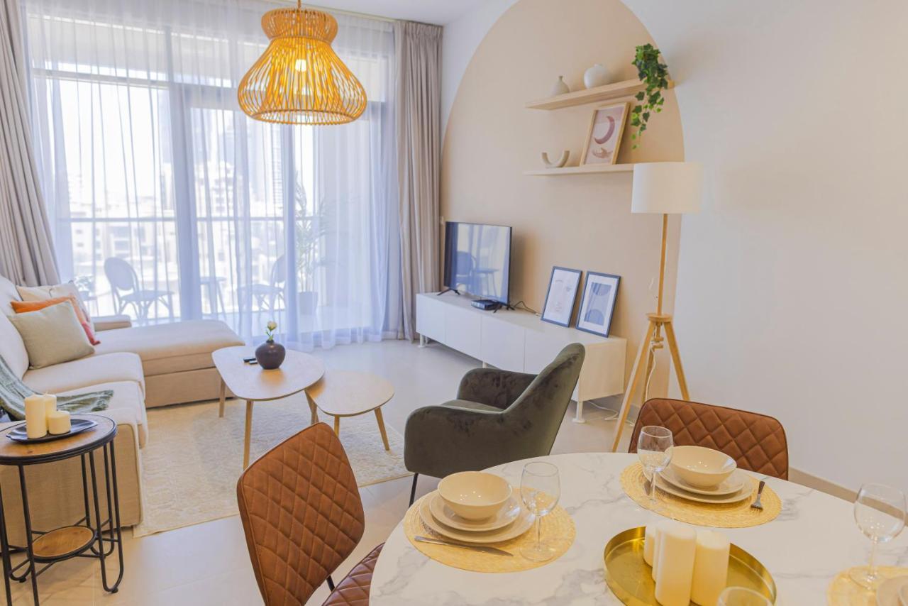 Art-inspired Amidst Downtown Apartment *