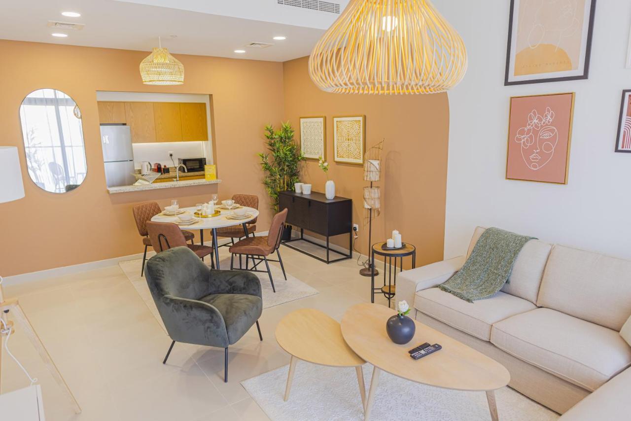 Art-inspired Amidst Downtown Apartment *