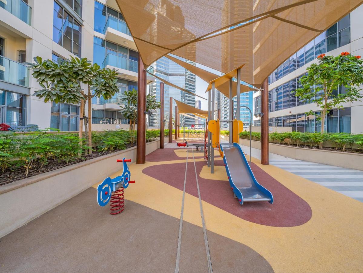 Art-inspired Amidst Downtown Apartment Dubai