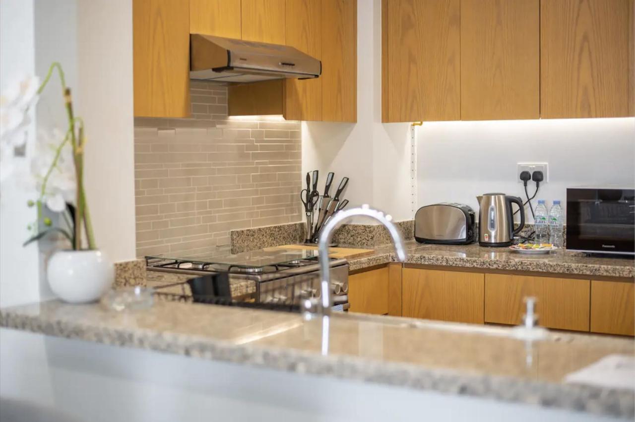 King Downtown Burj Khalifa Prime Location Apartment *