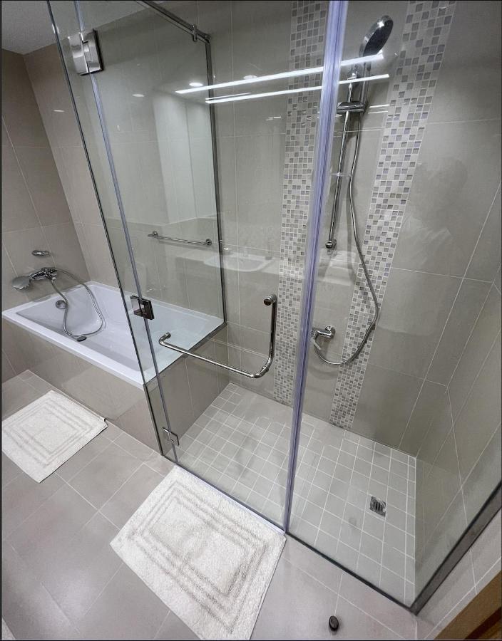 King Downtown Burj Khalifa Prime Location Apartment