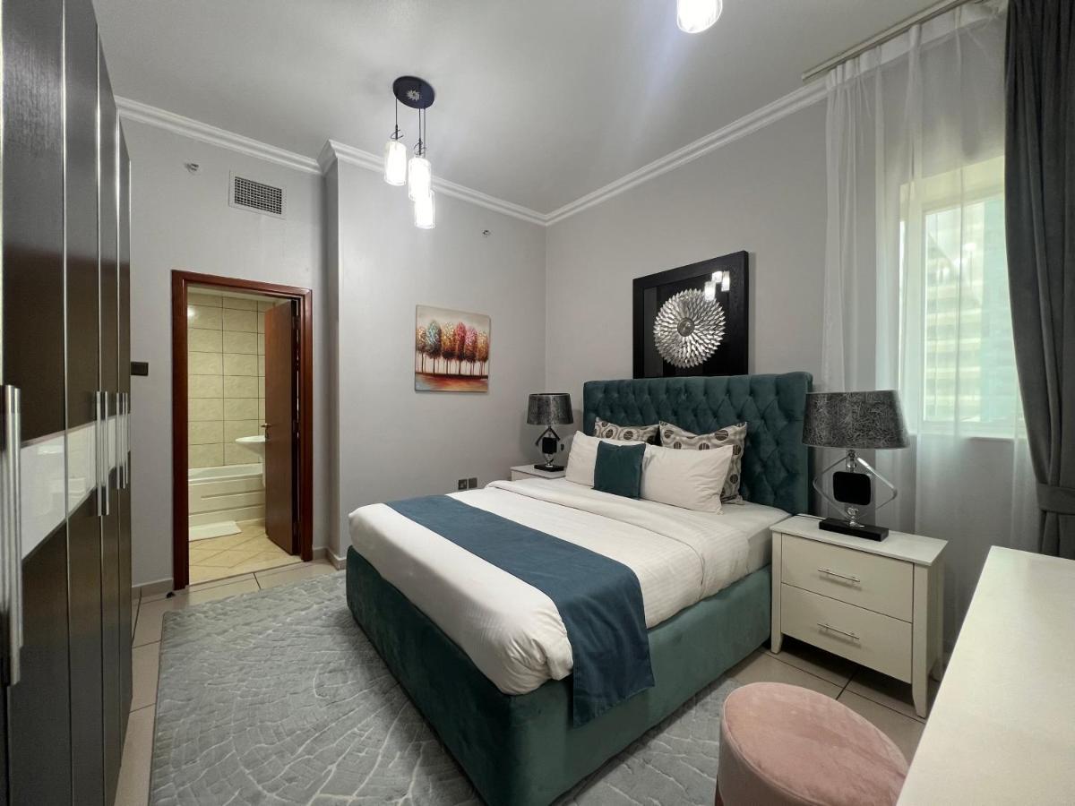 Apartment A C Pearl Holiday Homes - Stylish 1 Bedroom Dubai