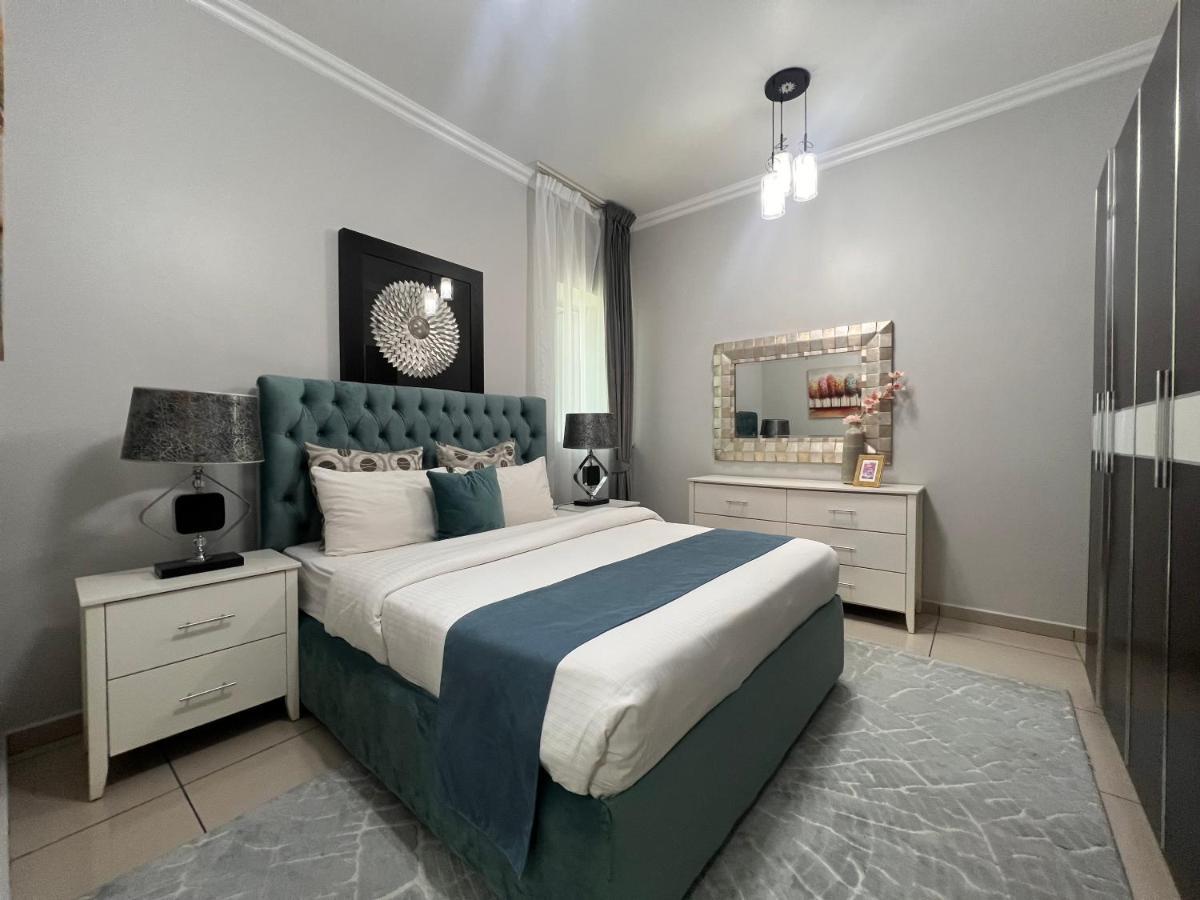 Apartment A C Pearl Holiday Homes - Stylish 1 Bedroom Dubai